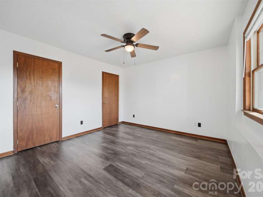 80 Lindsey Lane, Burnsville, NC 28714.  MLS# CAR4425383, YatesRealty ID 51139. 