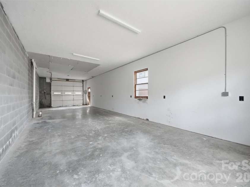 80 Lindsey Lane, Burnsville, NC 28714.  MLS# CAR4425383, YatesRealty ID 51139. 