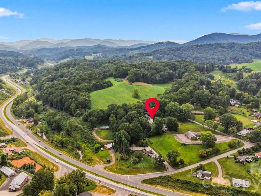 80 Lindsey Lane, Burnsville, NC 28714.  MLS# CAR4425383, YatesRealty ID 51139. 