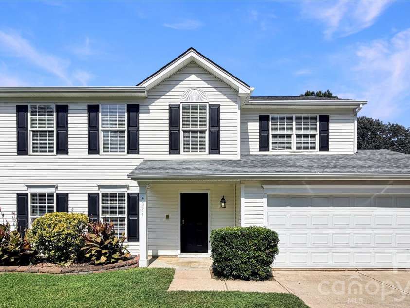 9334 Arbor Creek Drive, Charlotte, NC 28269.  MLS# CAR4425458, YatesRealty ID 51140. 