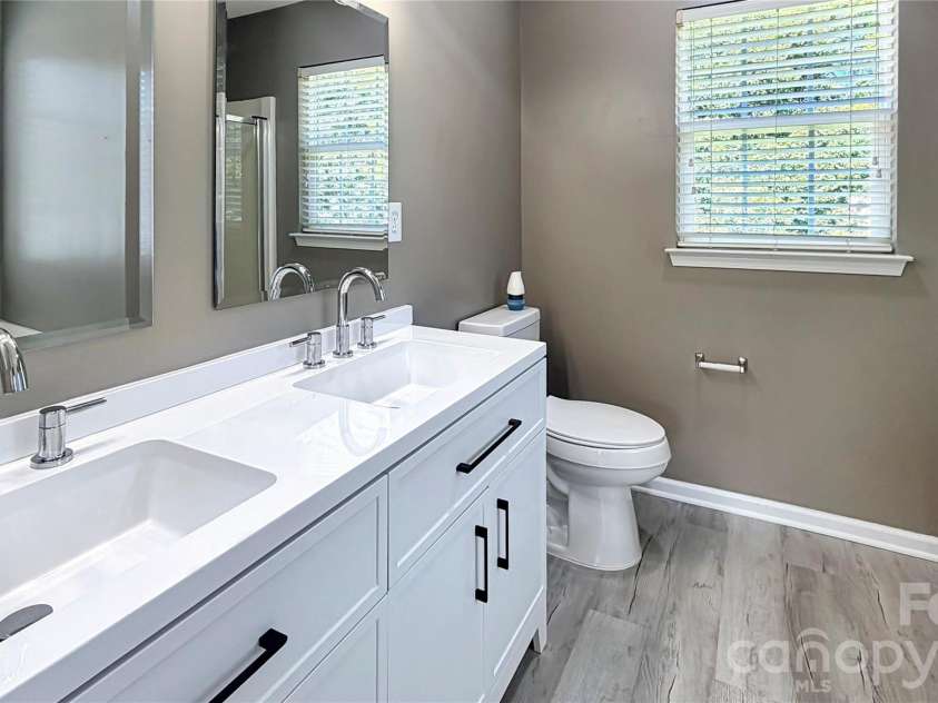 9334 Arbor Creek Drive, Charlotte, NC 28269.  MLS# CAR4425458, YatesRealty ID 51140. 