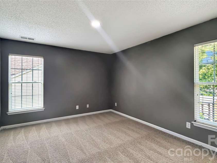 9334 Arbor Creek Drive, Charlotte, NC 28269.  MLS# CAR4425458, YatesRealty ID 51140. 