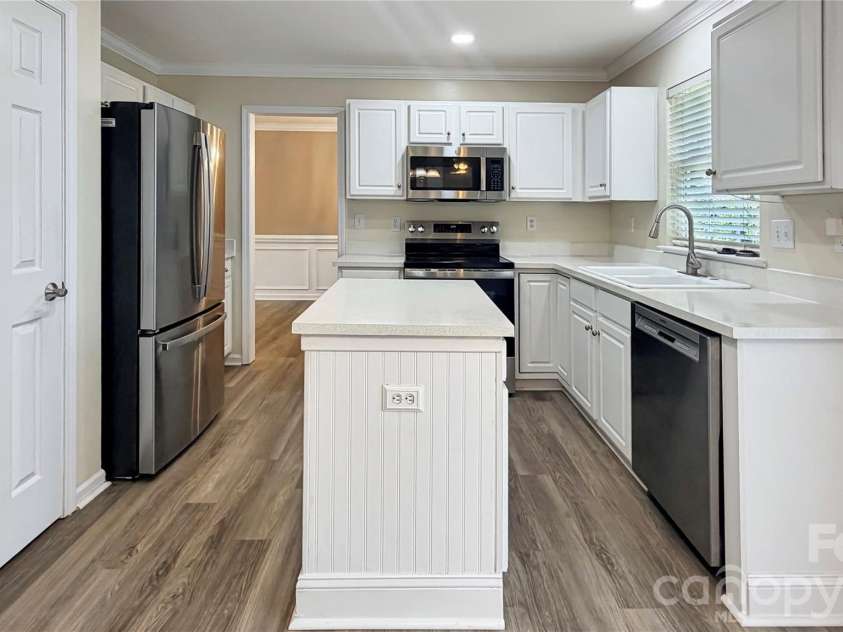 9334 Arbor Creek Drive, Charlotte, NC 28269.  MLS# CAR4425458, YatesRealty ID 51140. 