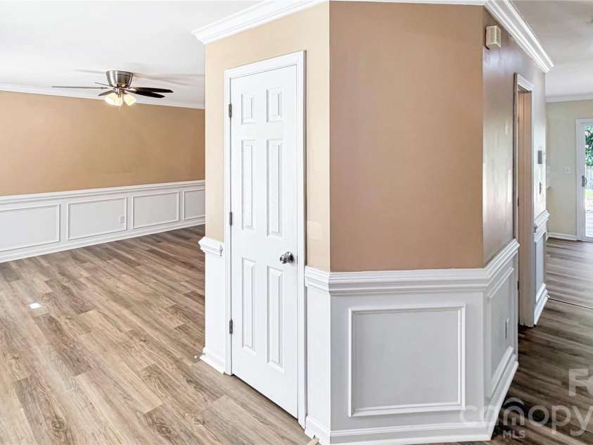 9334 Arbor Creek Drive, Charlotte, NC 28269.  MLS# CAR4425458, YatesRealty ID 51140. 