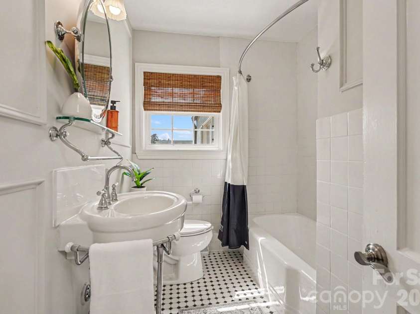 433 Main Street, Mocksville, NC 27028.  MLS# CAR4423506, YatesRealty ID 51141. 2nd bathroom
