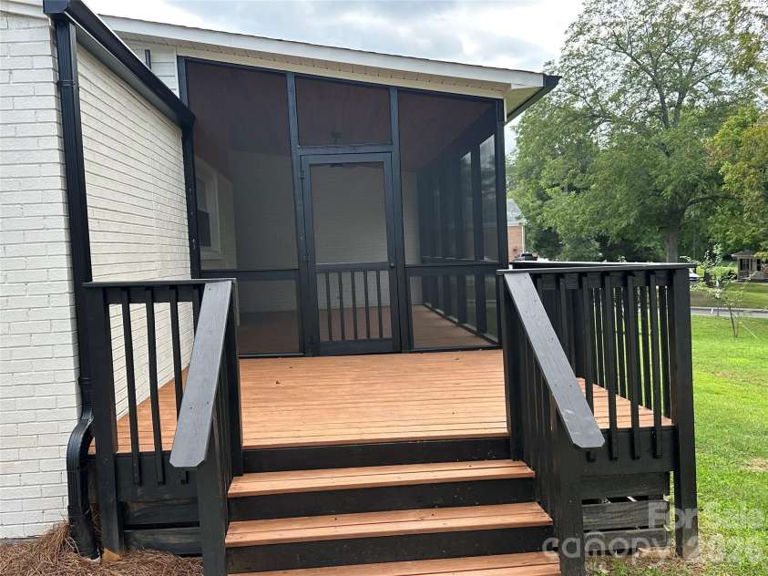 433 Main Street, Mocksville, NC 27028.  MLS# CAR4423506, YatesRealty ID 51141. 