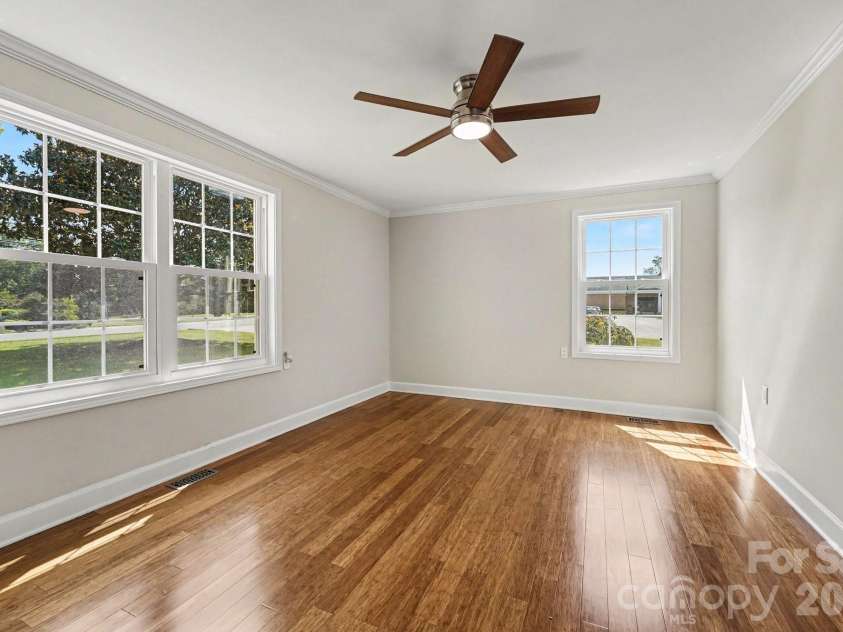 433 Main Street, Mocksville, NC 27028.  MLS# CAR4423506, YatesRealty ID 51141. Large 2nd bedroom