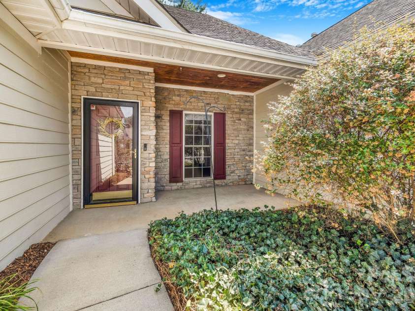 896 West Pointe Drive, Asheville, NC 28806.  MLS# CAR4420183, YatesRealty ID 51145. 
