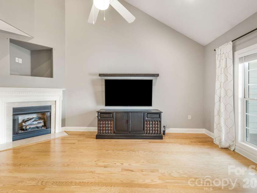 896 West Pointe Drive, Asheville, NC 28806.  MLS# CAR4420183, YatesRealty ID 51145. 