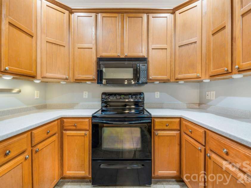 896 West Pointe Drive, Asheville, NC 28806.  MLS# CAR4420183, YatesRealty ID 51145. 