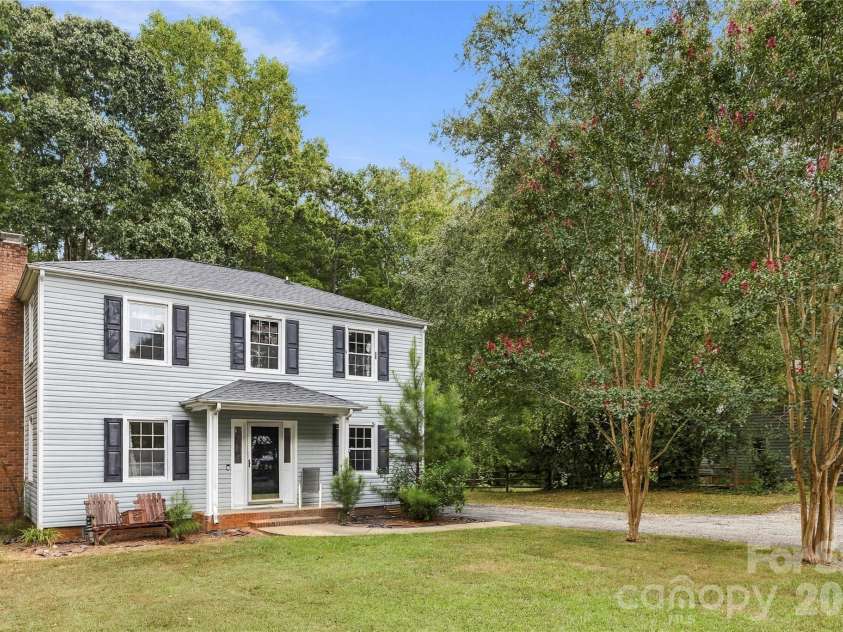 3724 Beulah Church Road, Matthews, NC 28104.  MLS# CAR4425416, YatesRealty ID 51147. 