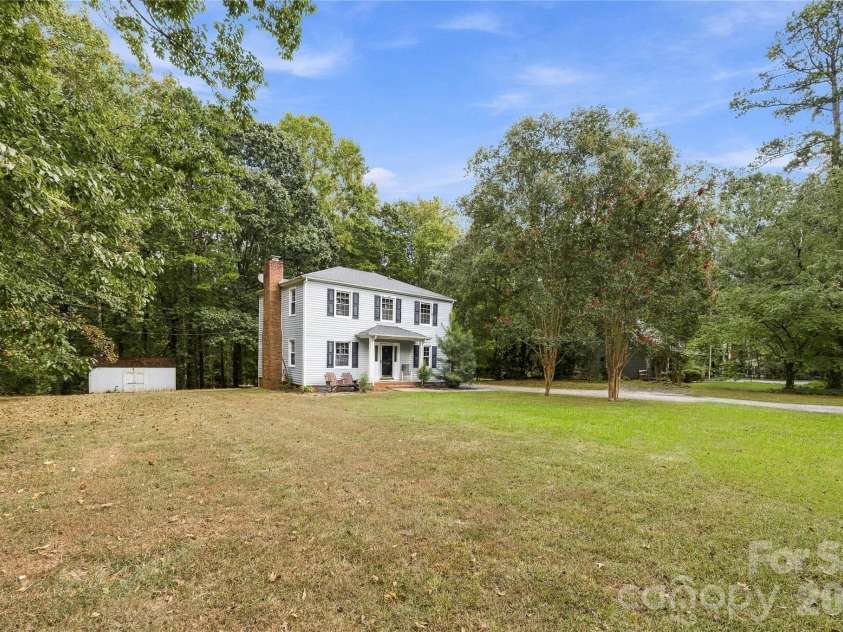 3724 Beulah Church Road, Matthews, NC 28104.  MLS# CAR4425416, YatesRealty ID 51147. 