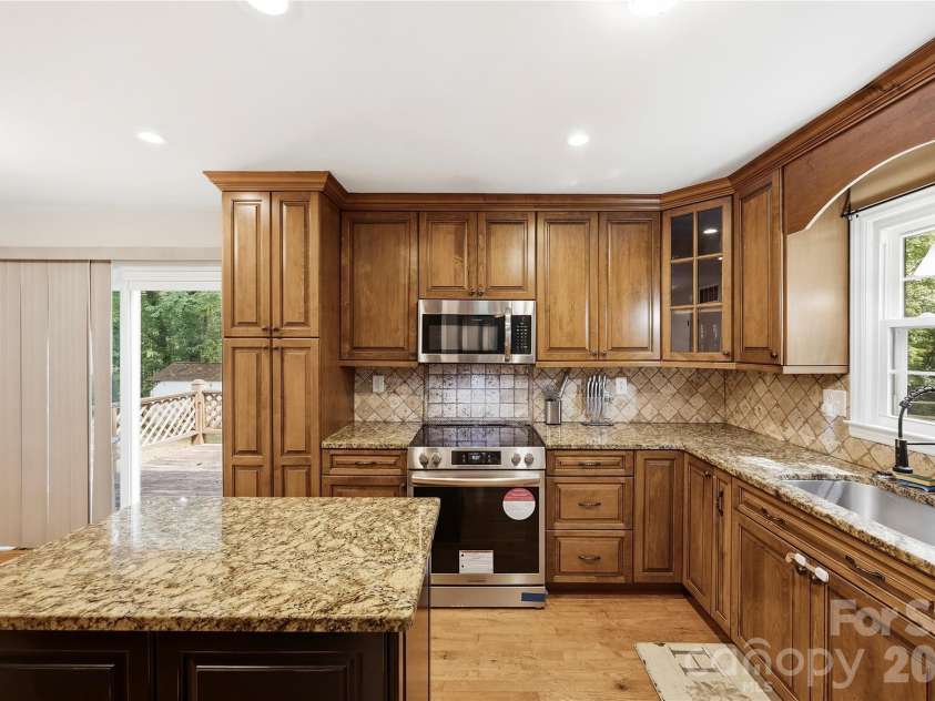 3724 Beulah Church Road, Matthews, NC 28104.  MLS# CAR4425416, YatesRealty ID 51147. 