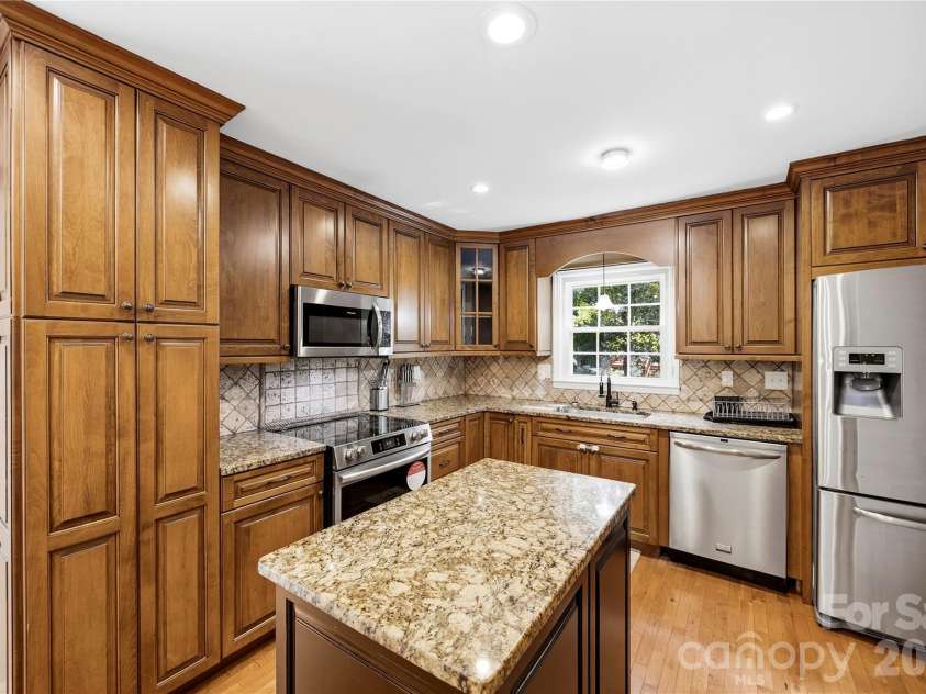 3724 Beulah Church Road, Matthews, NC 28104.  MLS# CAR4425416, YatesRealty ID 51147. 