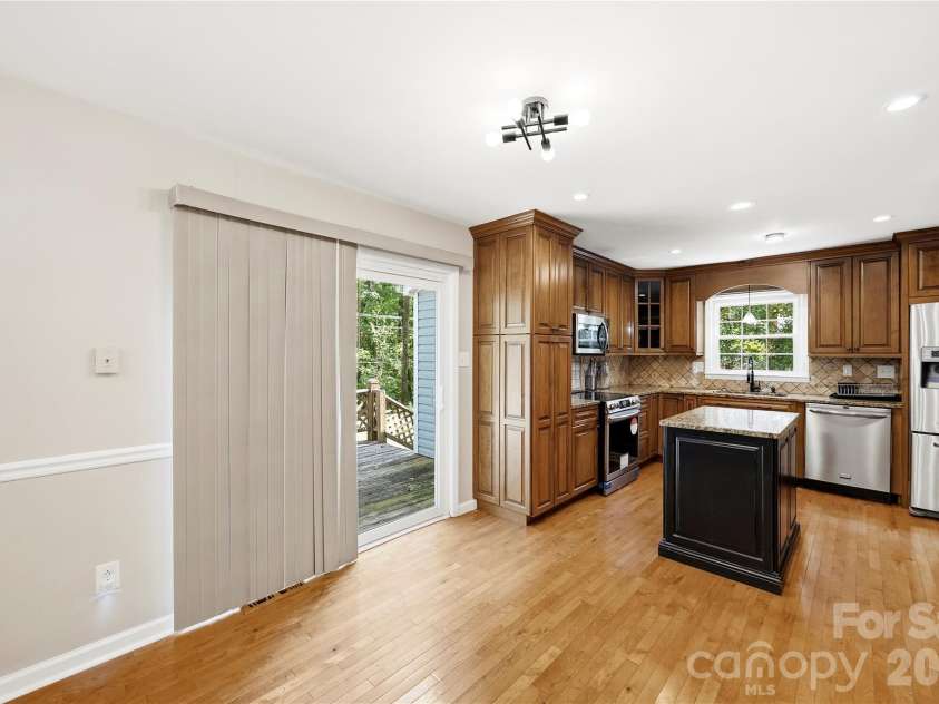3724 Beulah Church Road, Matthews, NC 28104.  MLS# CAR4425416, YatesRealty ID 51147. 