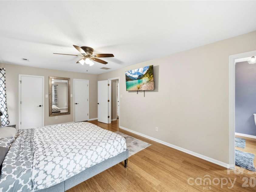 3724 Beulah Church Road, Matthews, NC 28104.  MLS# CAR4425416, YatesRealty ID 51147. 