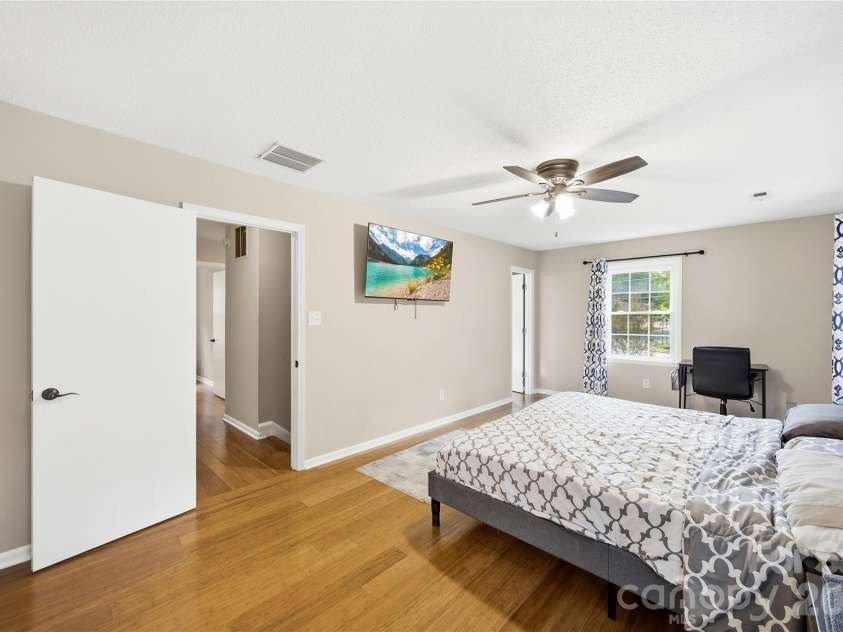 3724 Beulah Church Road, Matthews, NC 28104.  MLS# CAR4425416, YatesRealty ID 51147. 