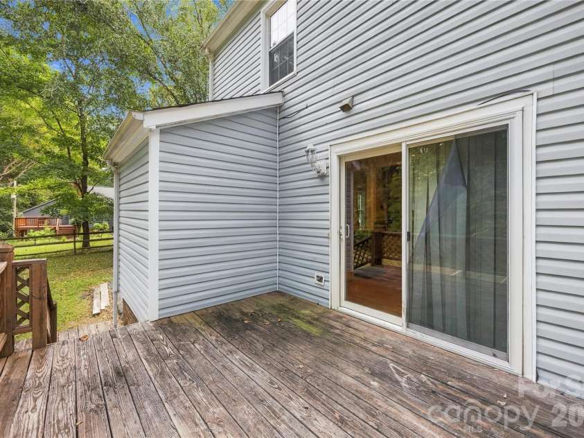 3724 Beulah Church Road, Matthews, NC 28104.  MLS# CAR4425416, YatesRealty ID 51147. 