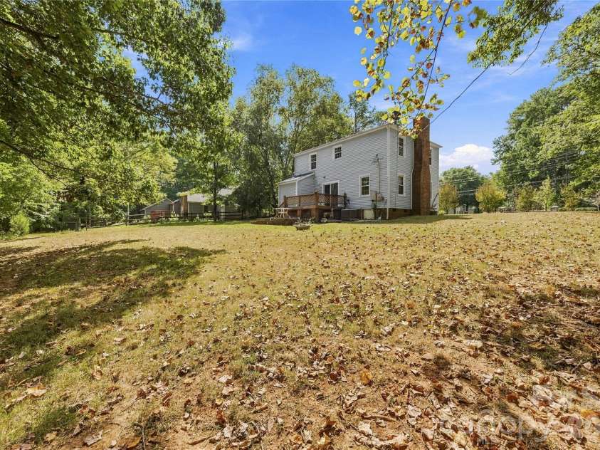 3724 Beulah Church Road, Matthews, NC 28104.  MLS# CAR4425416, YatesRealty ID 51147. 