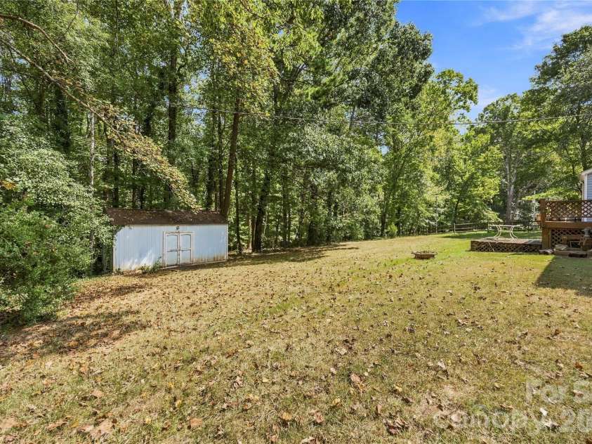 3724 Beulah Church Road, Matthews, NC 28104.  MLS# CAR4425416, YatesRealty ID 51147. 