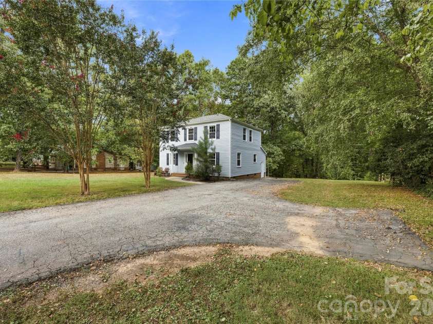 3724 Beulah Church Road, Matthews, NC 28104.  MLS# CAR4425416, YatesRealty ID 51147. 