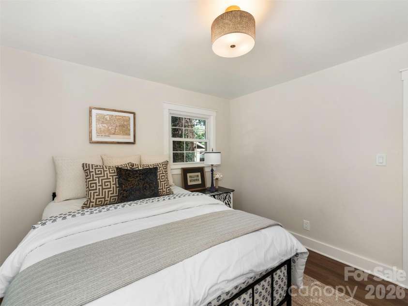 5524 Seacroft Road, Charlotte, NC 28210.  MLS# CAR4417148, YatesRealty ID 51149. 