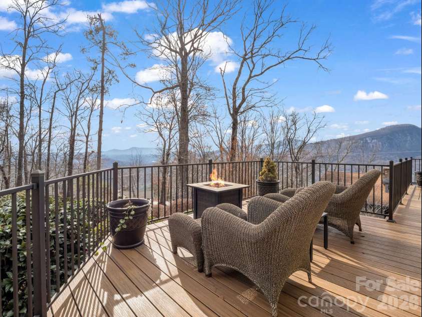 139 Valley View Circle, Lake Lure, NC 28746.  MLS# CAR4329352, YatesRealty ID 5115. 