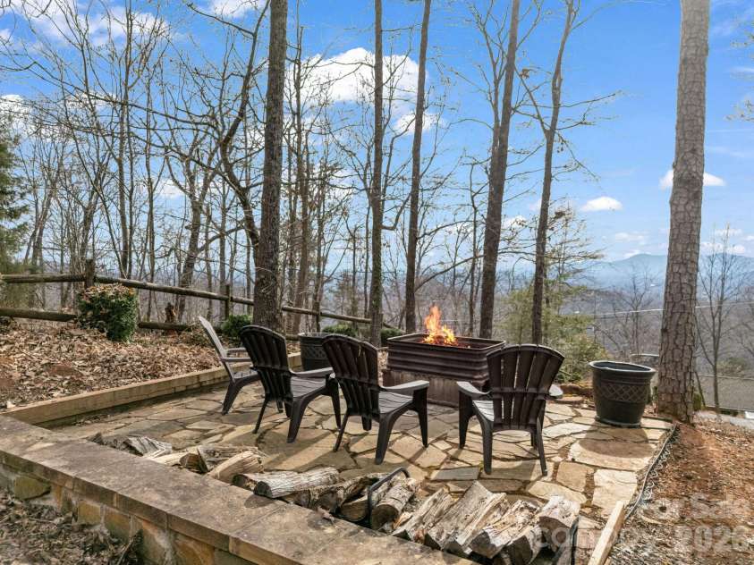 139 Valley View Circle, Lake Lure, NC 28746.  MLS# CAR4329352, YatesRealty ID 5115. 