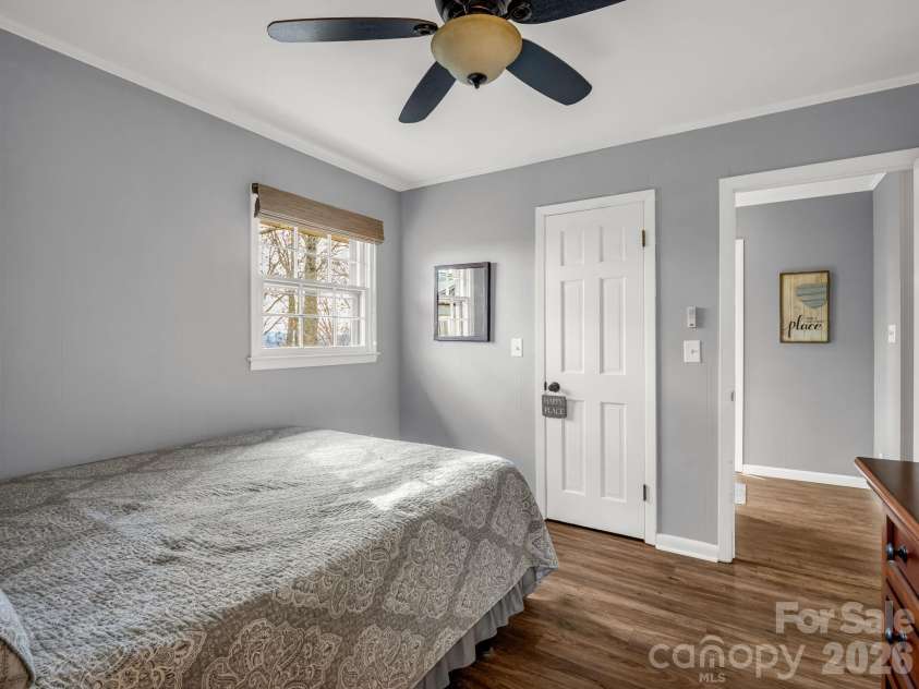 139 Valley View Circle, Lake Lure, NC 28746.  MLS# CAR4329352, YatesRealty ID 5115. 
