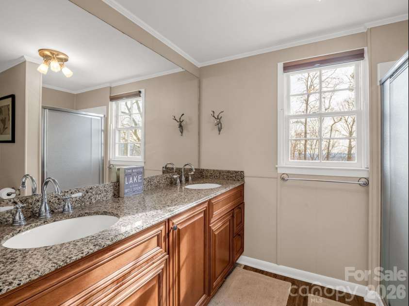 139 Valley View Circle, Lake Lure, NC 28746.  MLS# CAR4329352, YatesRealty ID 5115. 