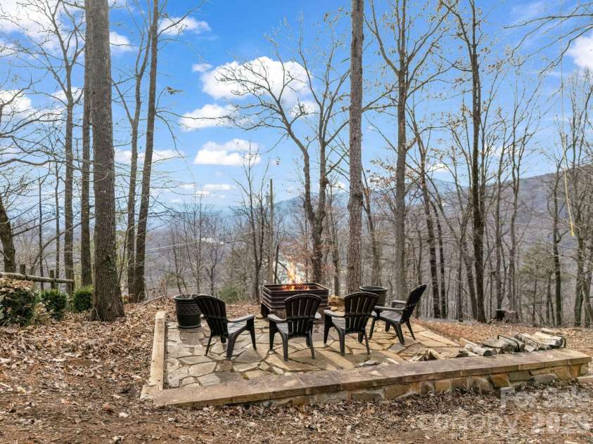139 Valley View Circle, Lake Lure, NC 28746.  MLS# CAR4329352, YatesRealty ID 5115. 