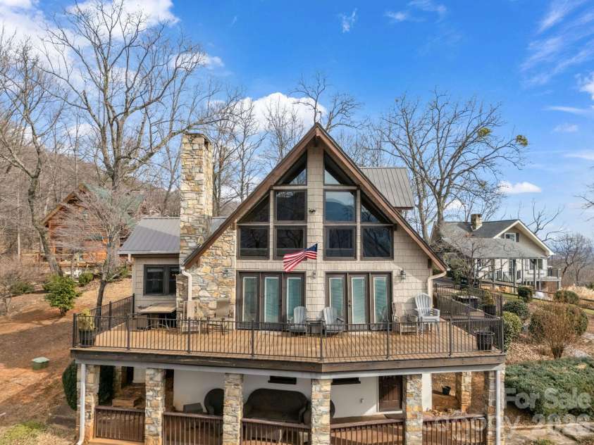 139 Valley View Circle, Lake Lure, NC 28746.  MLS# CAR4329352, YatesRealty ID 5115. 
