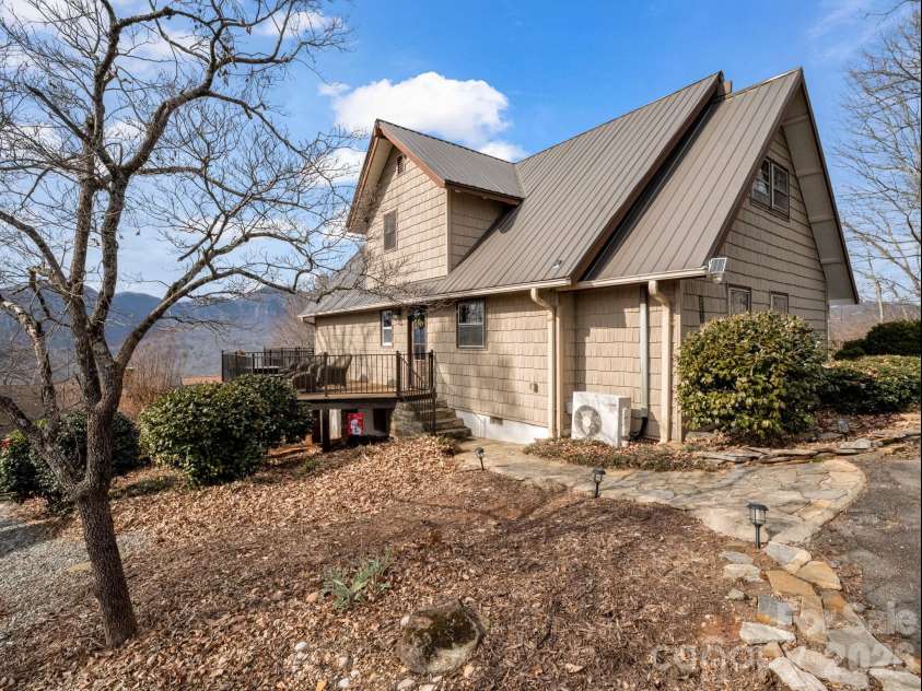 139 Valley View Circle, Lake Lure, NC 28746.  MLS# CAR4329352, YatesRealty ID 5115. 