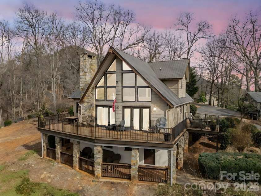 139 Valley View Circle, Lake Lure, NC 28746.  MLS# CAR4329352, YatesRealty ID 5115. 