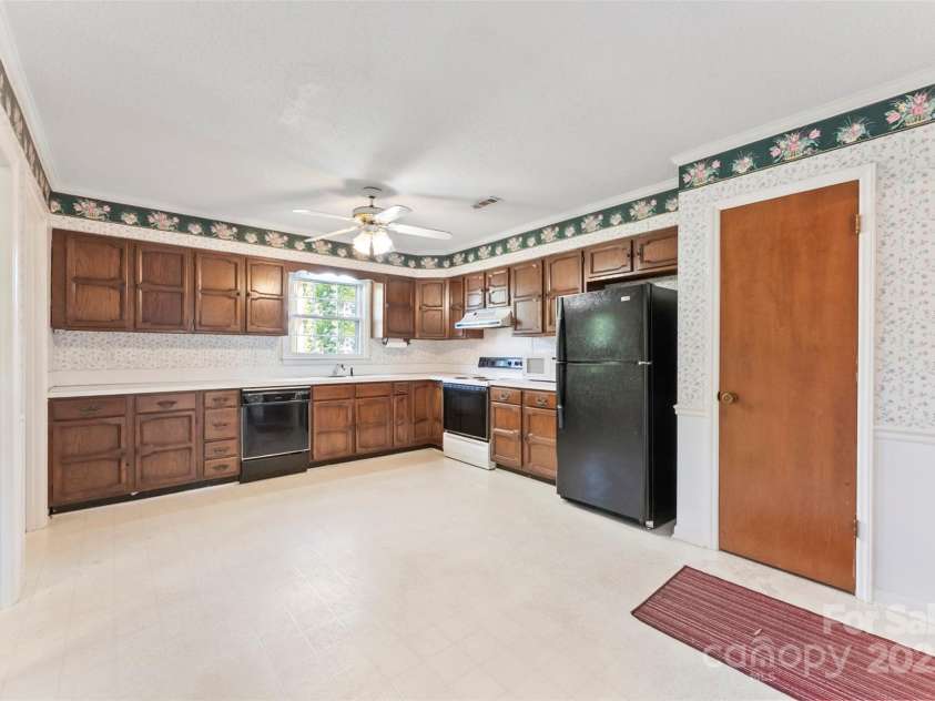 2643 Providence Drive, Gastonia, NC 28052.  MLS# CAR4245799, YatesRealty ID 5115. 