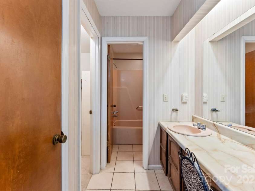 2643 Providence Drive, Gastonia, NC 28052.  MLS# CAR4245799, YatesRealty ID 5115. 