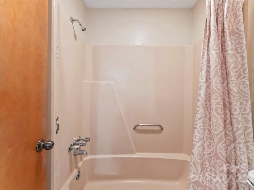 2643 Providence Drive, Gastonia, NC 28052.  MLS# CAR4245799, YatesRealty ID 5115. 