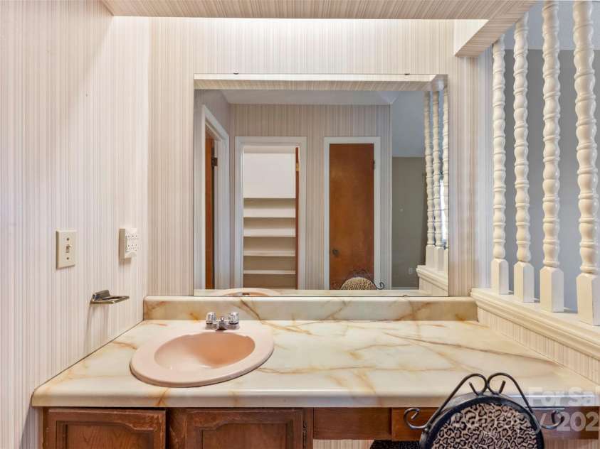 2643 Providence Drive, Gastonia, NC 28052.  MLS# CAR4245799, YatesRealty ID 5115. 