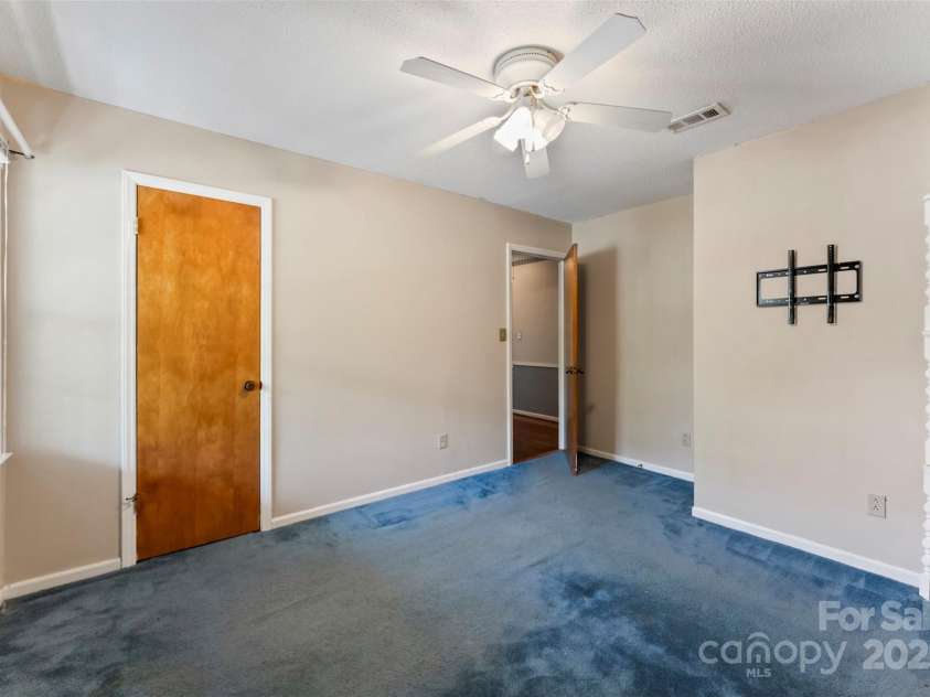 2643 Providence Drive, Gastonia, NC 28052.  MLS# CAR4245799, YatesRealty ID 5115. 