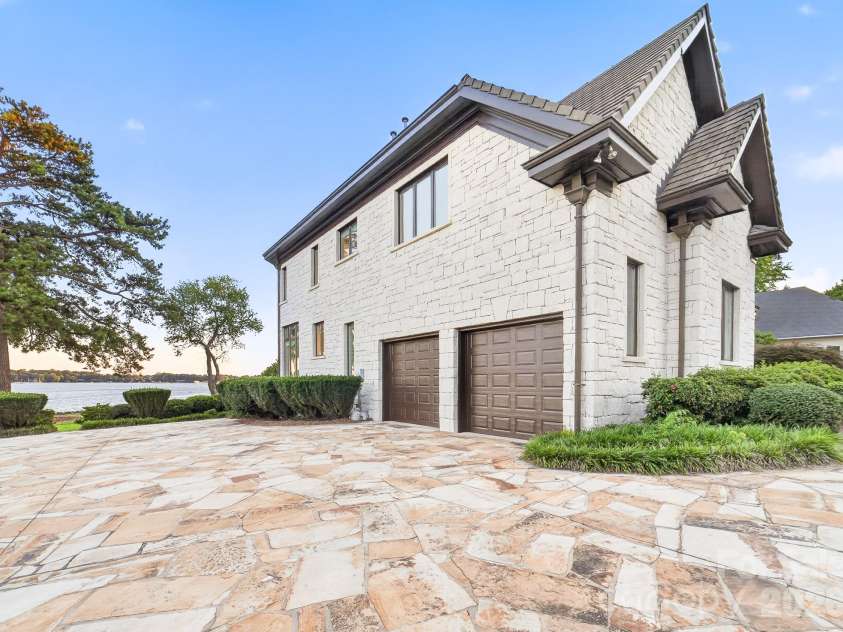 18212 & 18210 Pompano Place, Cornelius, NC 28031.  MLS# CAR4424984, YatesRealty ID 51152. 