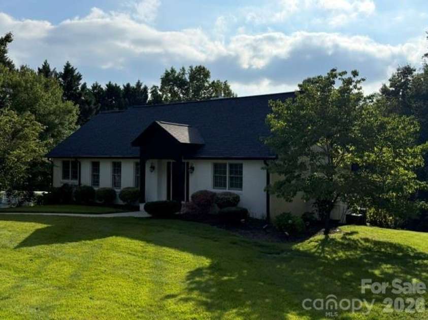 1441 Shirebourn None, Hickory, NC 28602.  MLS# CAR4425423, YatesRealty ID 51156. 
