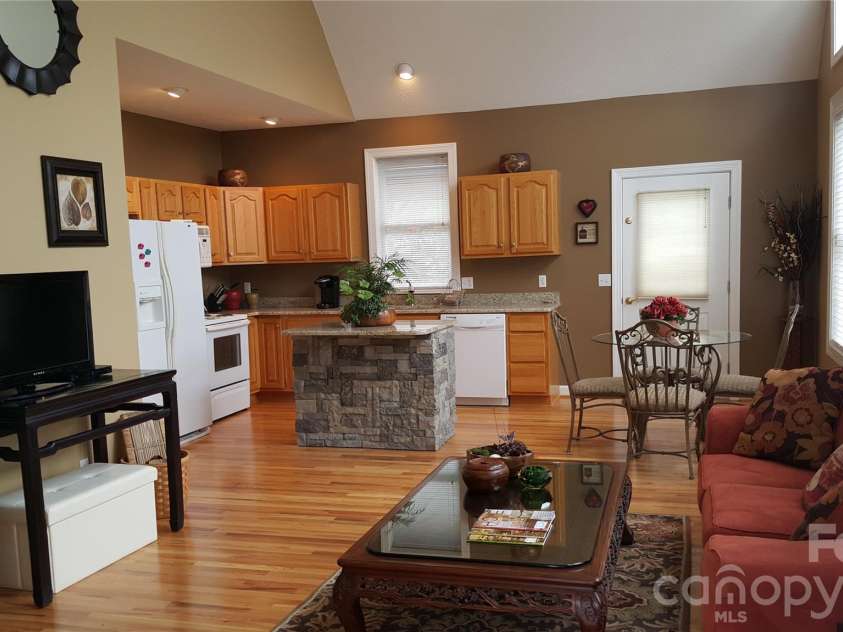 187 Duncan Creek Road, Fletcher, NC 28732.  MLS# CAR4424773, YatesRealty ID 51157. Guest house interior