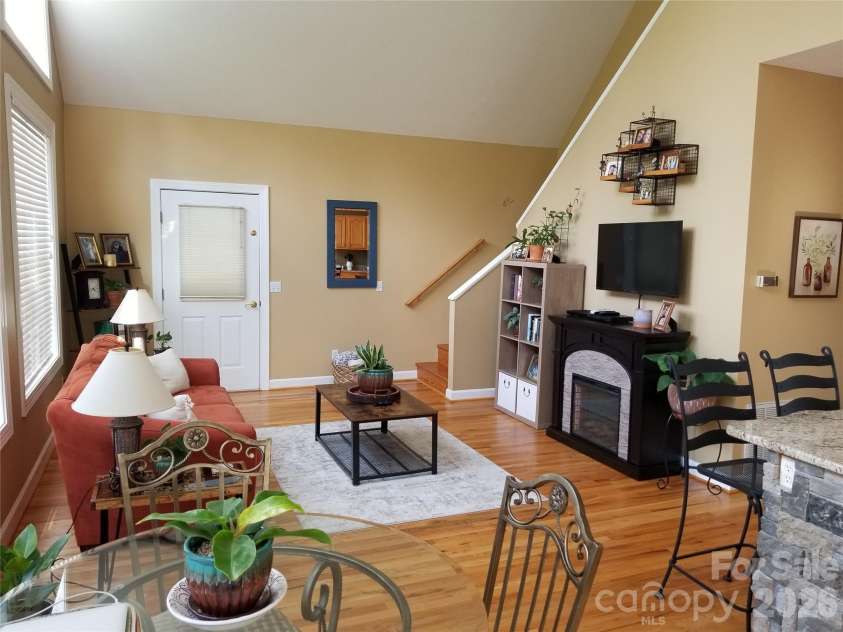 187 Duncan Creek Road, Fletcher, NC 28732.  MLS# CAR4424773, YatesRealty ID 51157. Guest house interior