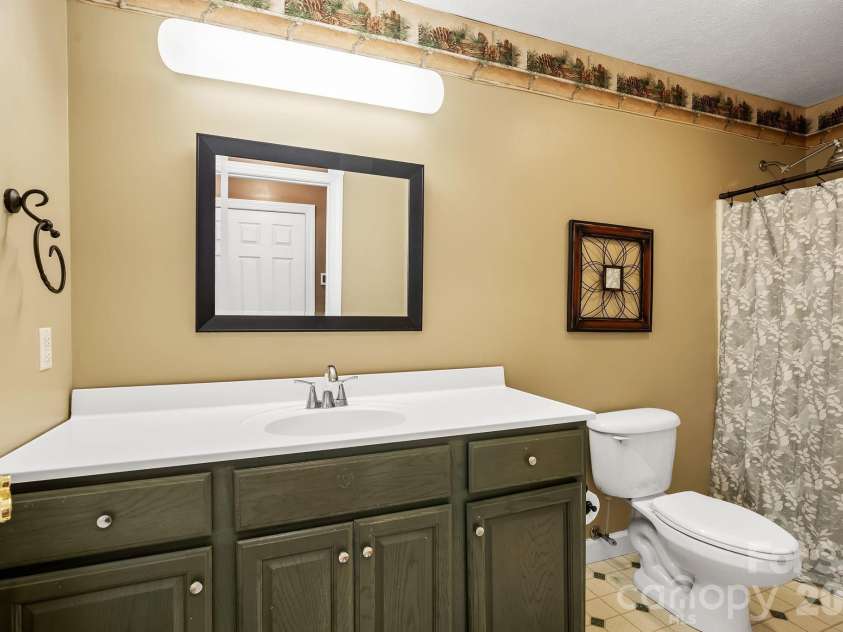 187 Duncan Creek Road, Fletcher, NC 28732.  MLS# CAR4424773, YatesRealty ID 51157. Upper-level full bath