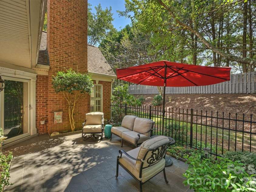 7418 Hurstbourne Green Drive, Charlotte, NC 28277.  MLS# CAR4421004, YatesRealty ID 51158. 