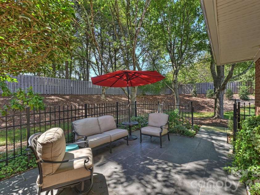 7418 Hurstbourne Green Drive, Charlotte, NC 28277.  MLS# CAR4421004, YatesRealty ID 51158. 