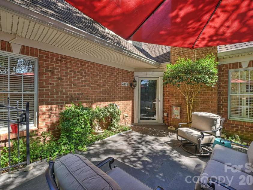 7418 Hurstbourne Green Drive, Charlotte, NC 28277.  MLS# CAR4421004, YatesRealty ID 51158. 