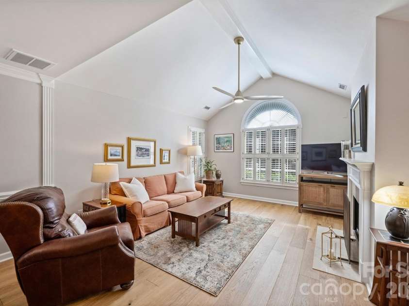 7418 Hurstbourne Green Drive, Charlotte, NC 28277.  MLS# CAR4421004, YatesRealty ID 51158. 