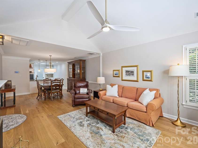7418 Hurstbourne Green Drive, Charlotte, NC 28277.  MLS# CAR4421004, YatesRealty ID 51158. 