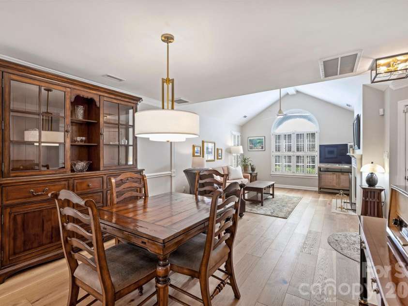 7418 Hurstbourne Green Drive, Charlotte, NC 28277.  MLS# CAR4421004, YatesRealty ID 51158. 